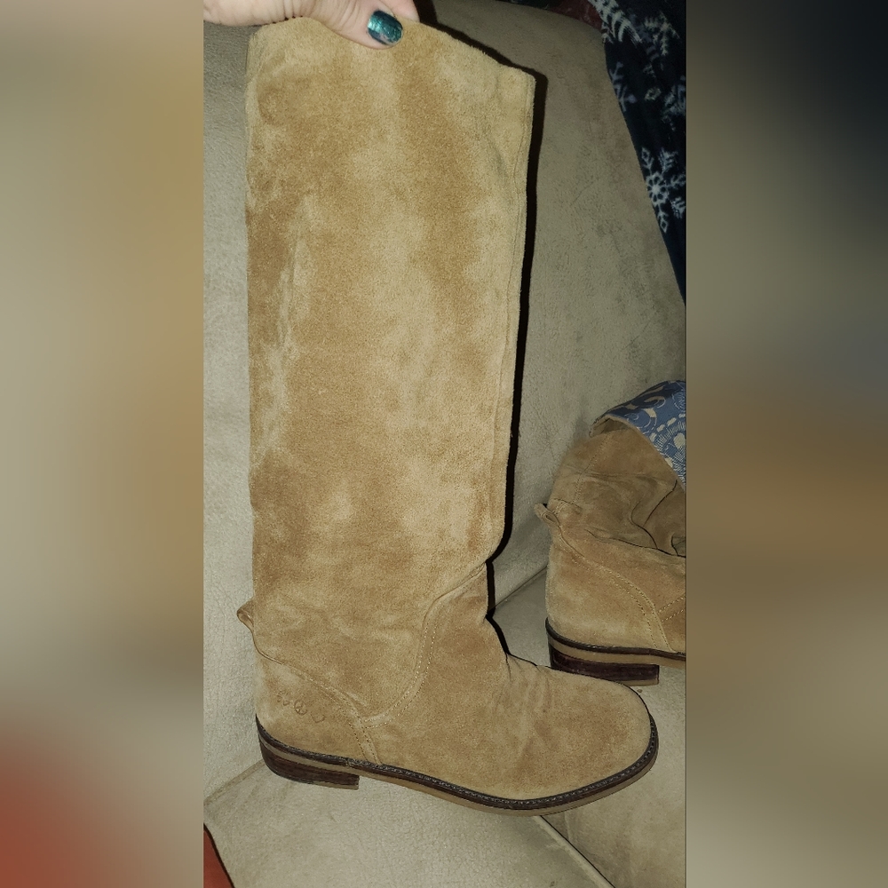 Lucky Brand super cute suede pull on boots.. size 9.5 - Picture 2 of 8